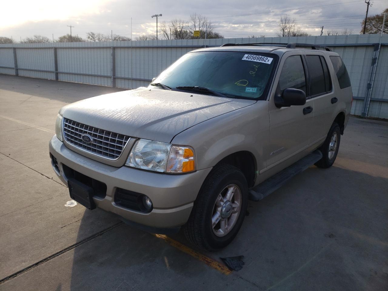 Photo 2 from auction – 2004 FORD EXPLORER X with VIN 1FMZU63KX4ZB01409