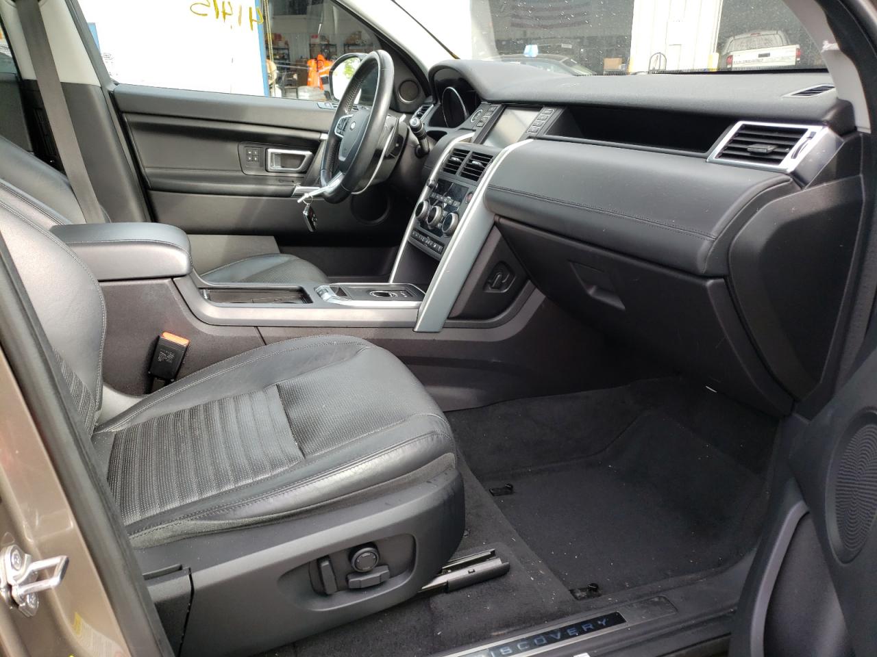 Photo 5 from auction – 2016 LAND ROVER DISCOVERY with VIN SALCT2BG0GH569414
