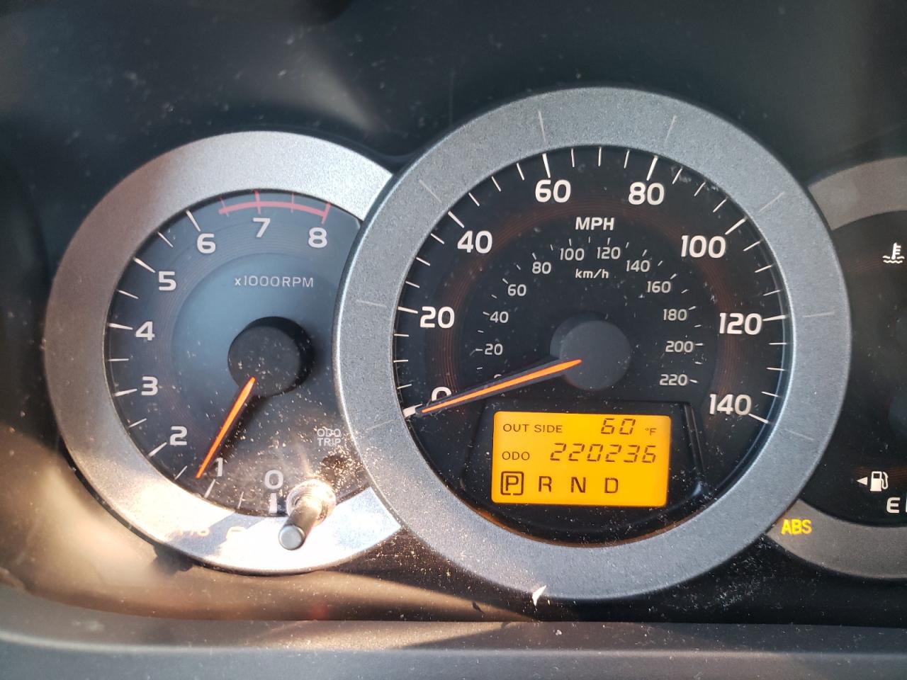 Photo 8 from auction – 2006 TOYOTA RAV4 with VIN JTMZD33V166003337