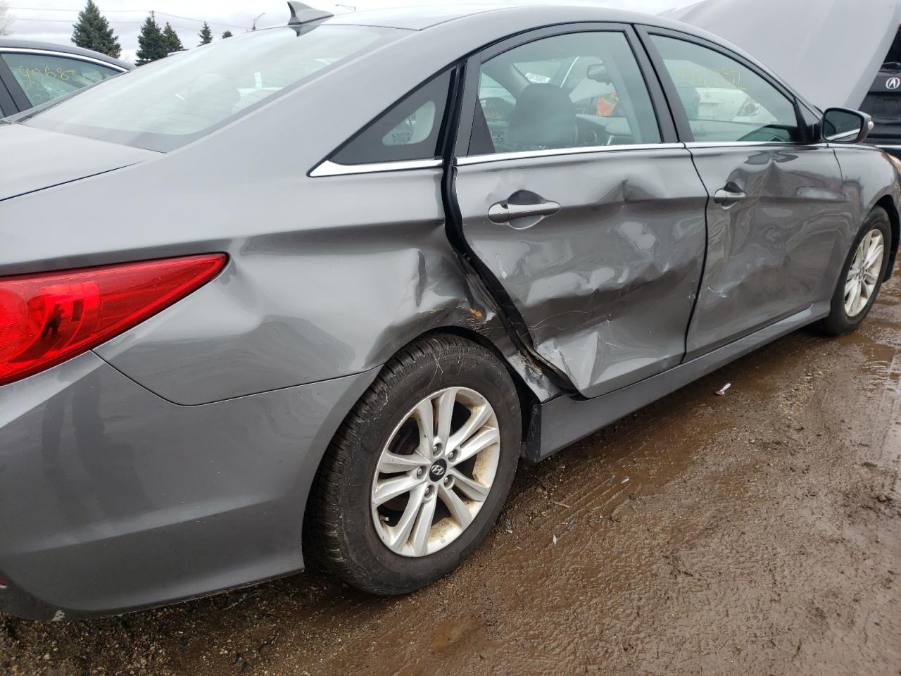 Photo 9 from auction – 2014 HYUNDAI SONATA GLS with VIN 5NPEB4AC9EH860263