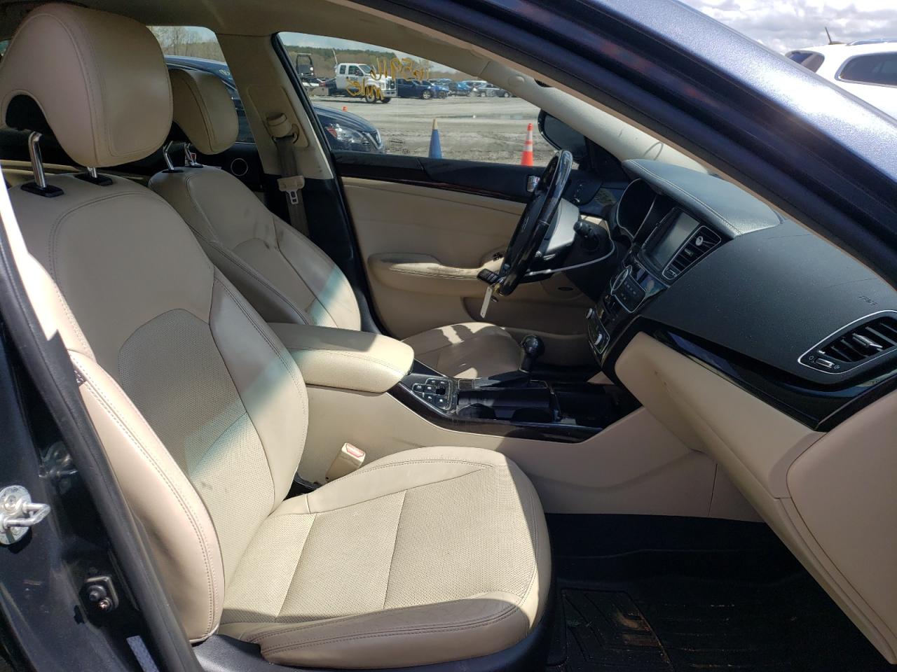Photo 5 from auction – 2014 KIA CADENZA PR with VIN KNALN4D76E5127582