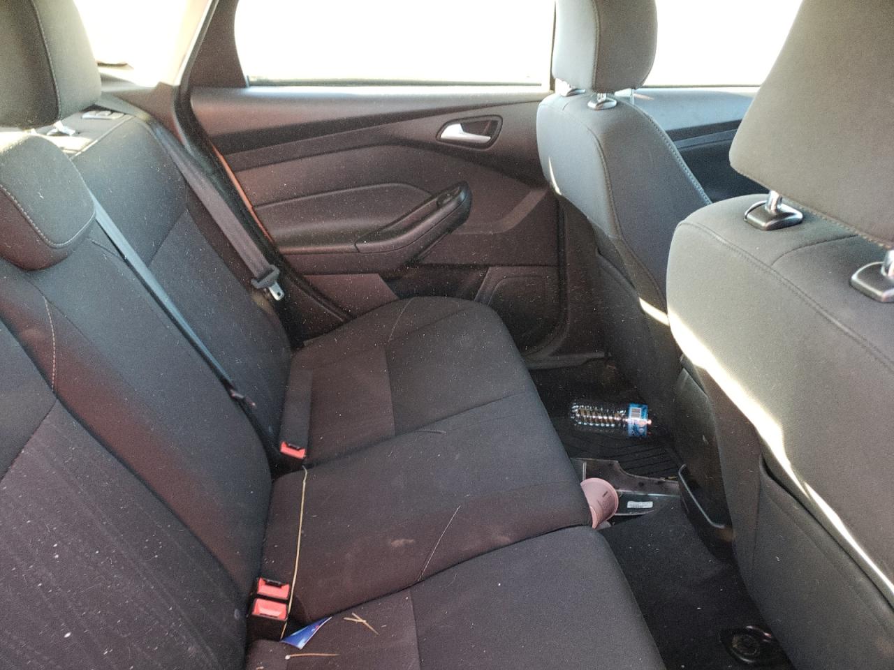 Photo 6 from auction – 2016 FORD FOCUS SE with VIN 1FADP3K29GL264233