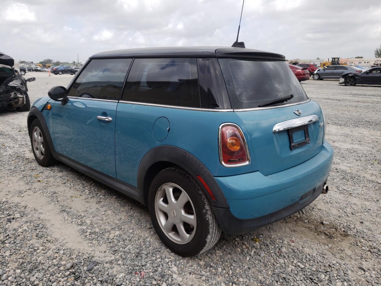 Photo 3 from auction – 2007 MINI COOPER with VIN WMWMF33567TT56581