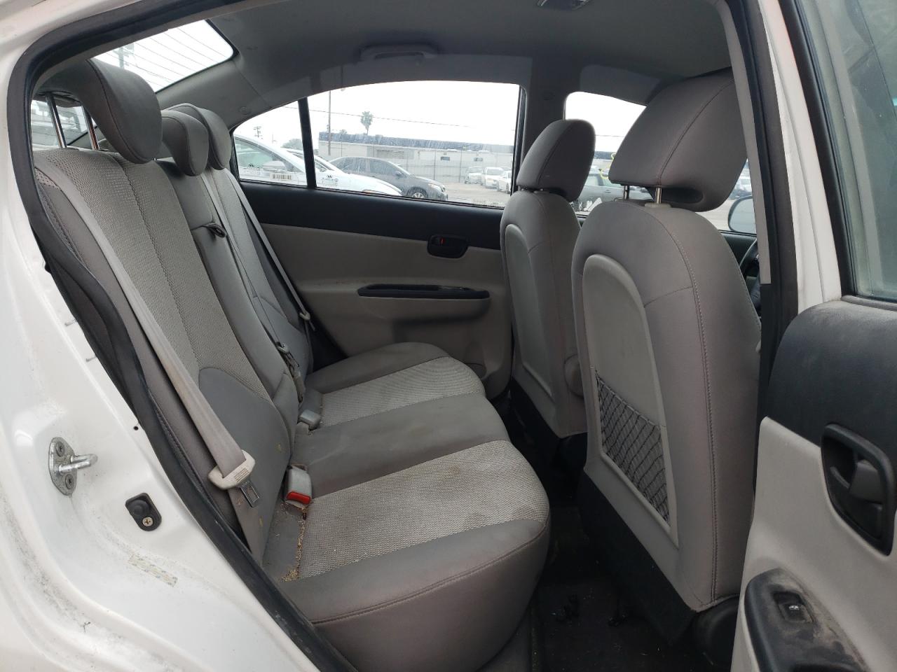 Photo 6 from auction – 2011 HYUNDAI ACCENT GLS with VIN KMHCN4AC3BU610058