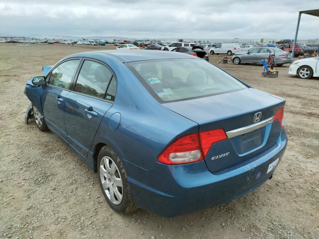 Photo 3 from auction – 2009 HONDA CIVIC LX with VIN 19XFA16569E032908