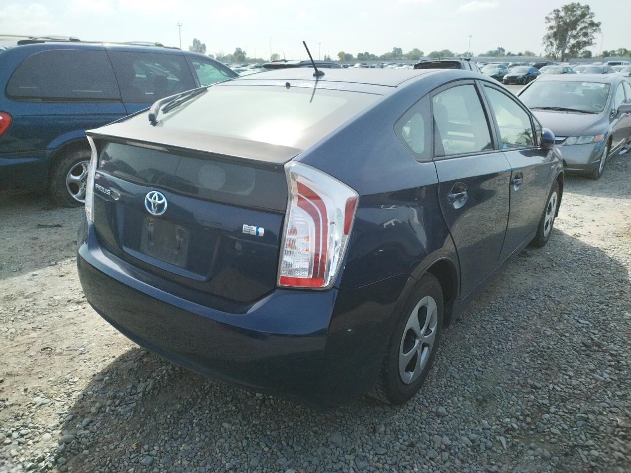 Photo 4 from auction – 2014 TOYOTA PRIUS with VIN JTDKN3DU5E1772844