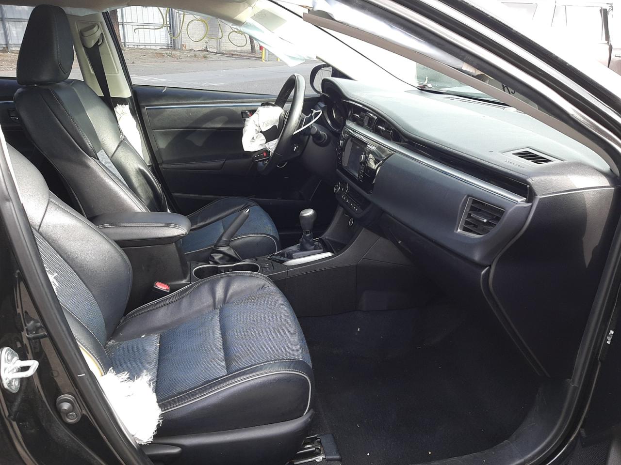 Photo 5 from auction – 2015 TOYOTA COROLLA L with VIN 5YFBURHE5FP197800
