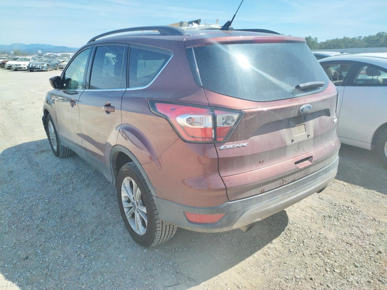 صورة رقم 3 من المزاد - 2018 FORD ESCAPE SE مع VIN 1FMCU0GD3JUC11676