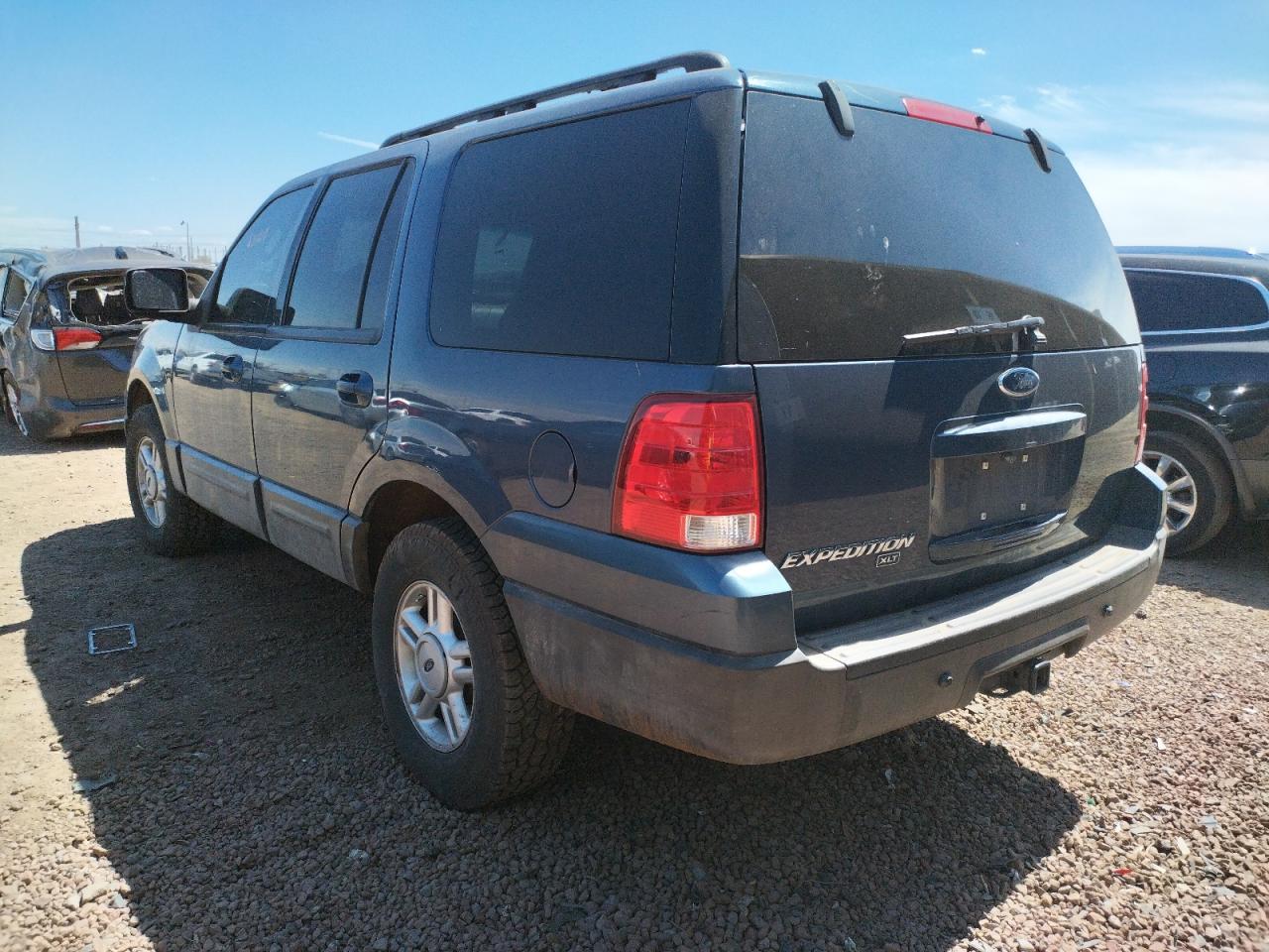 Photo 3 from auction – 2005 FORD EXPEDITION with VIN 1FMPU15555LB03137