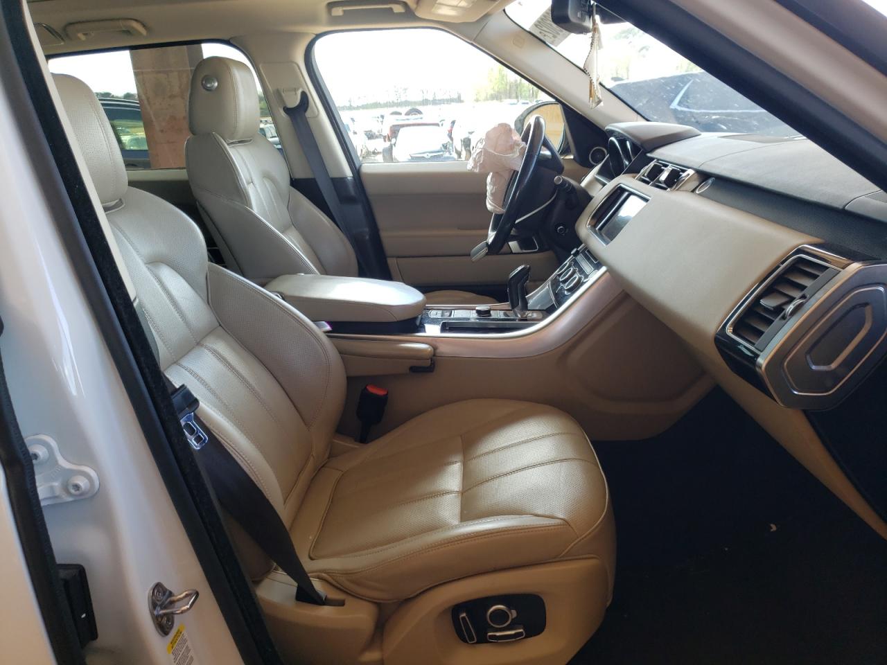 Photo 5 from auction – 2016 LAND ROVER RANGE ROVE with VIN SALWR2VFXGA636432