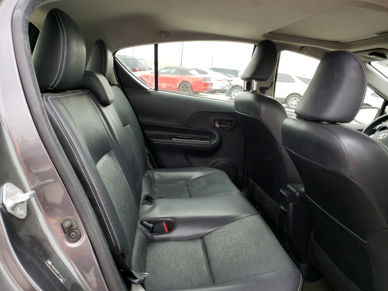 Photo 6 from auction – 2015 TOYOTA PRIUS C with VIN JTDKDTB33F1092729