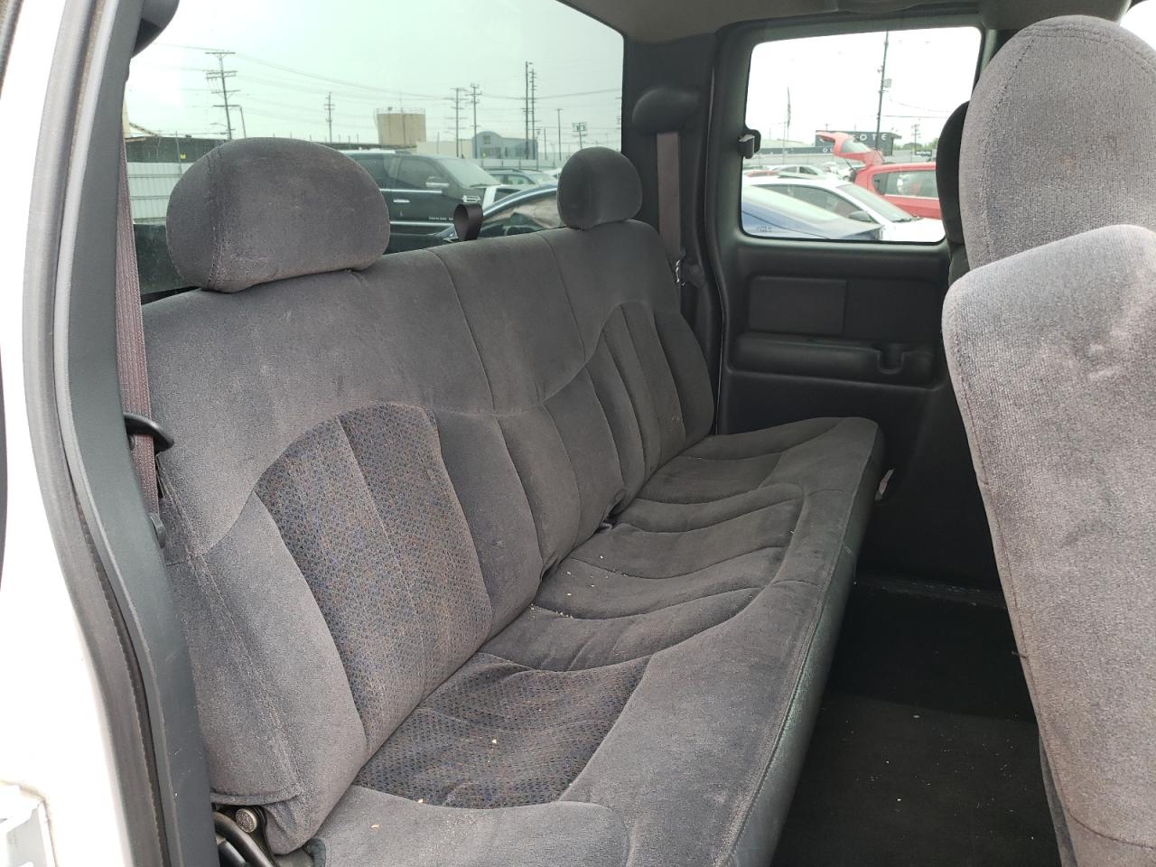 Zdjęcie 6 z aukcji – 2002 CHEVROLET SILVERADO z VIN 2GCEK19T421181730