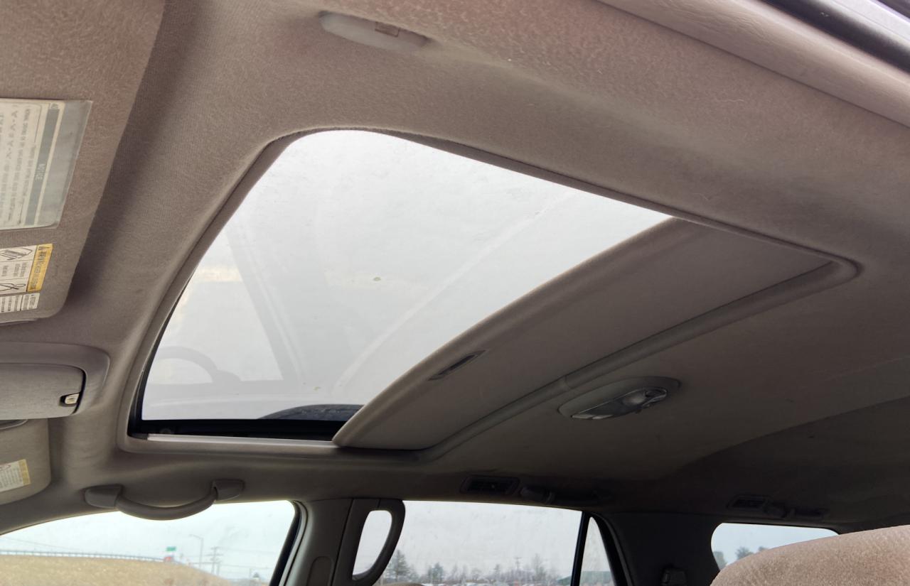 Photo 9 from auction – 2002 TOYOTA SEQUOIA SR with VIN 5TDBT44A92S092929