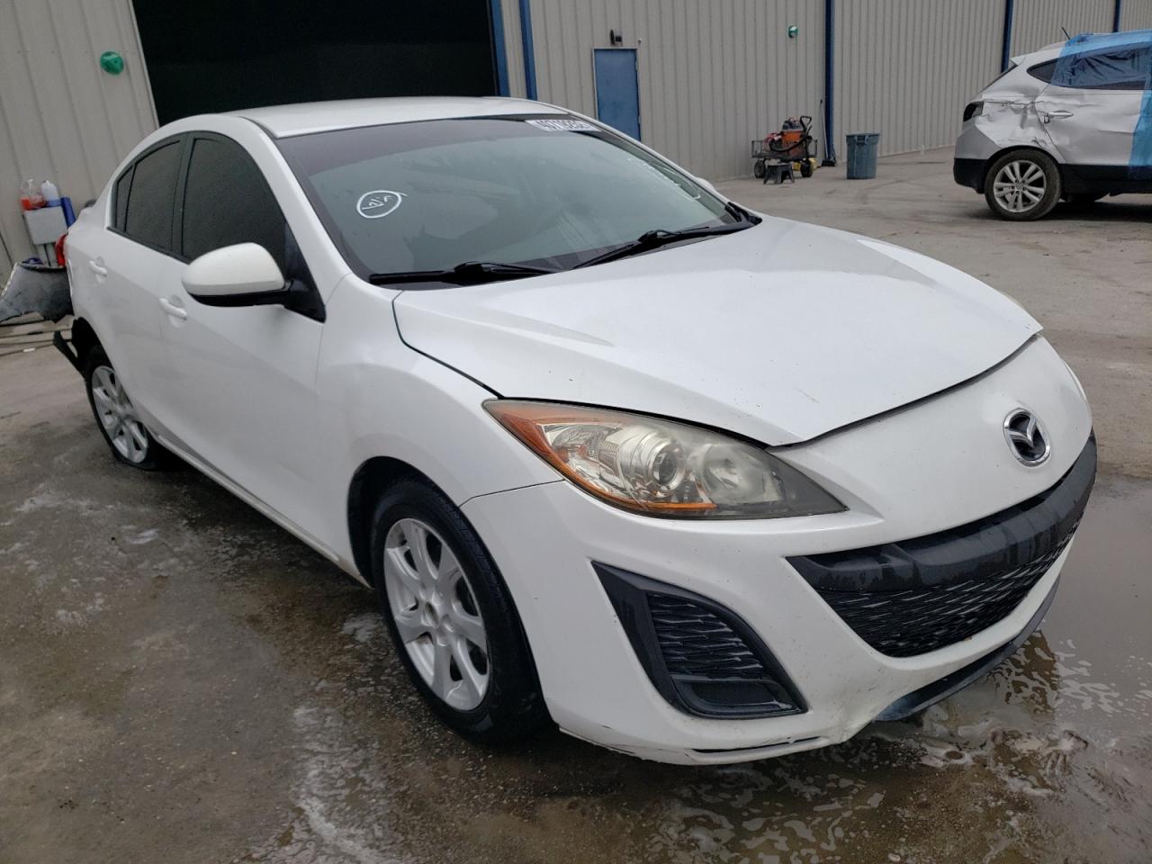 MAZDA 3 I 2011 with VIN JM1BL1VF7B1360883 - Photo from auction