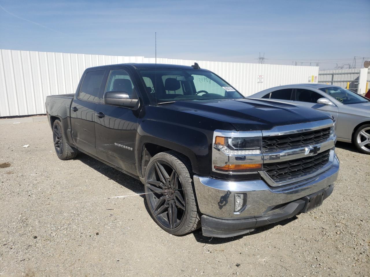 CHEVROLET SILVERADO 2018 with VIN 3GCPCREC2JG509176 - Photo from auction