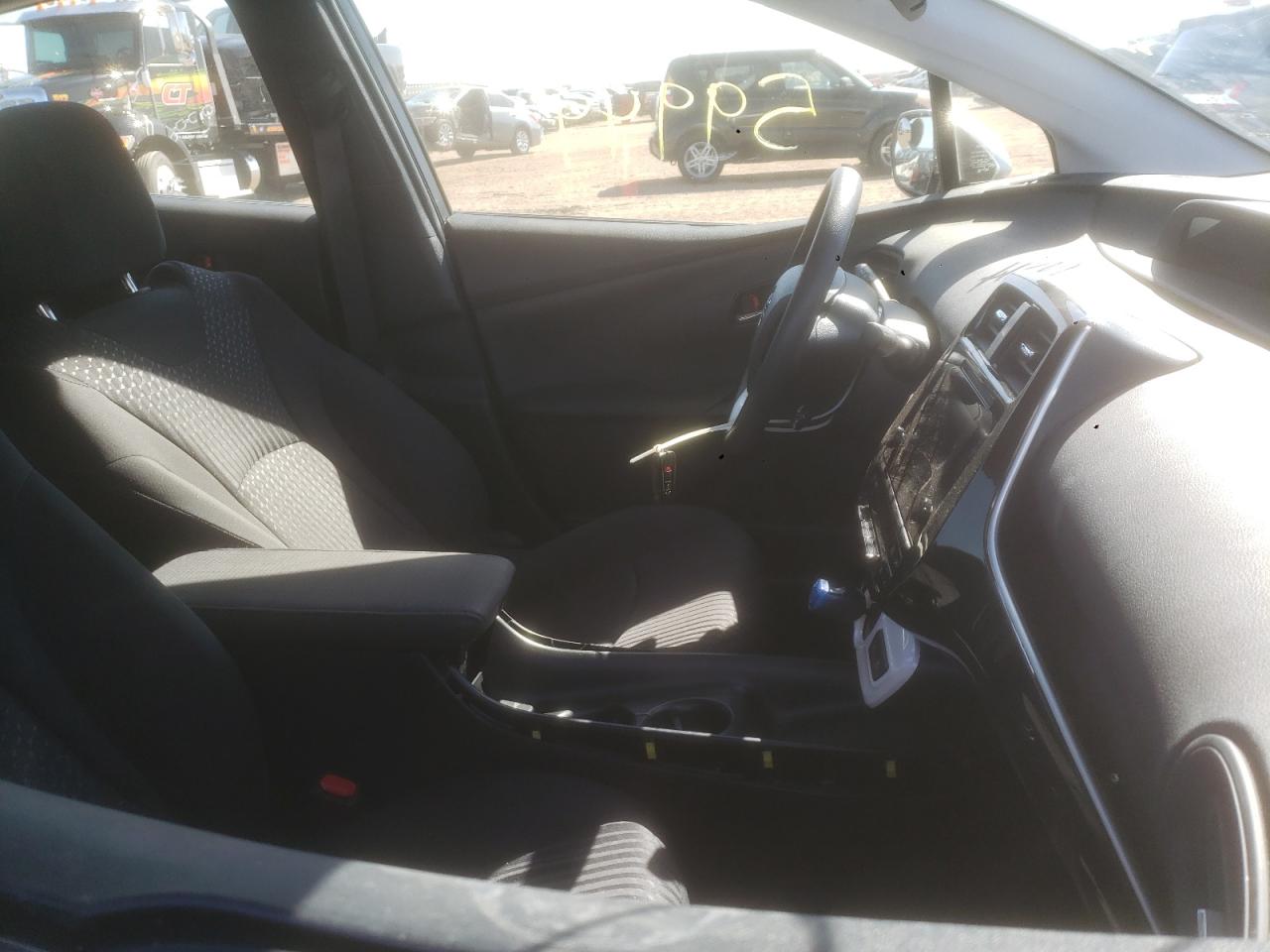 Photo 5 from auction – 2018 TOYOTA PRIUS with VIN JTDKBRFU8J3602730