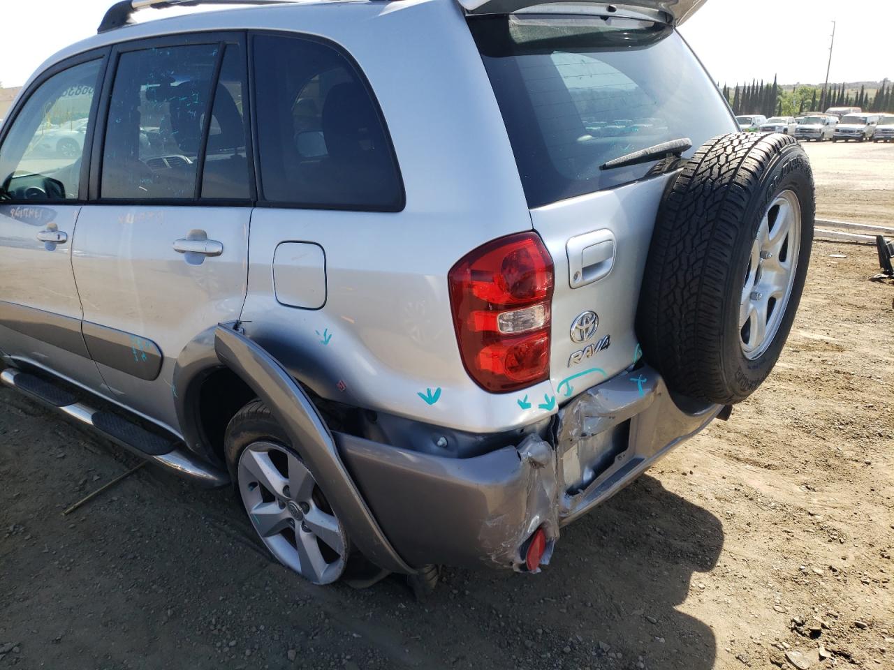 Photo 9 from auction – 2005 TOYOTA RAV4 with VIN JTEGD20V350092685