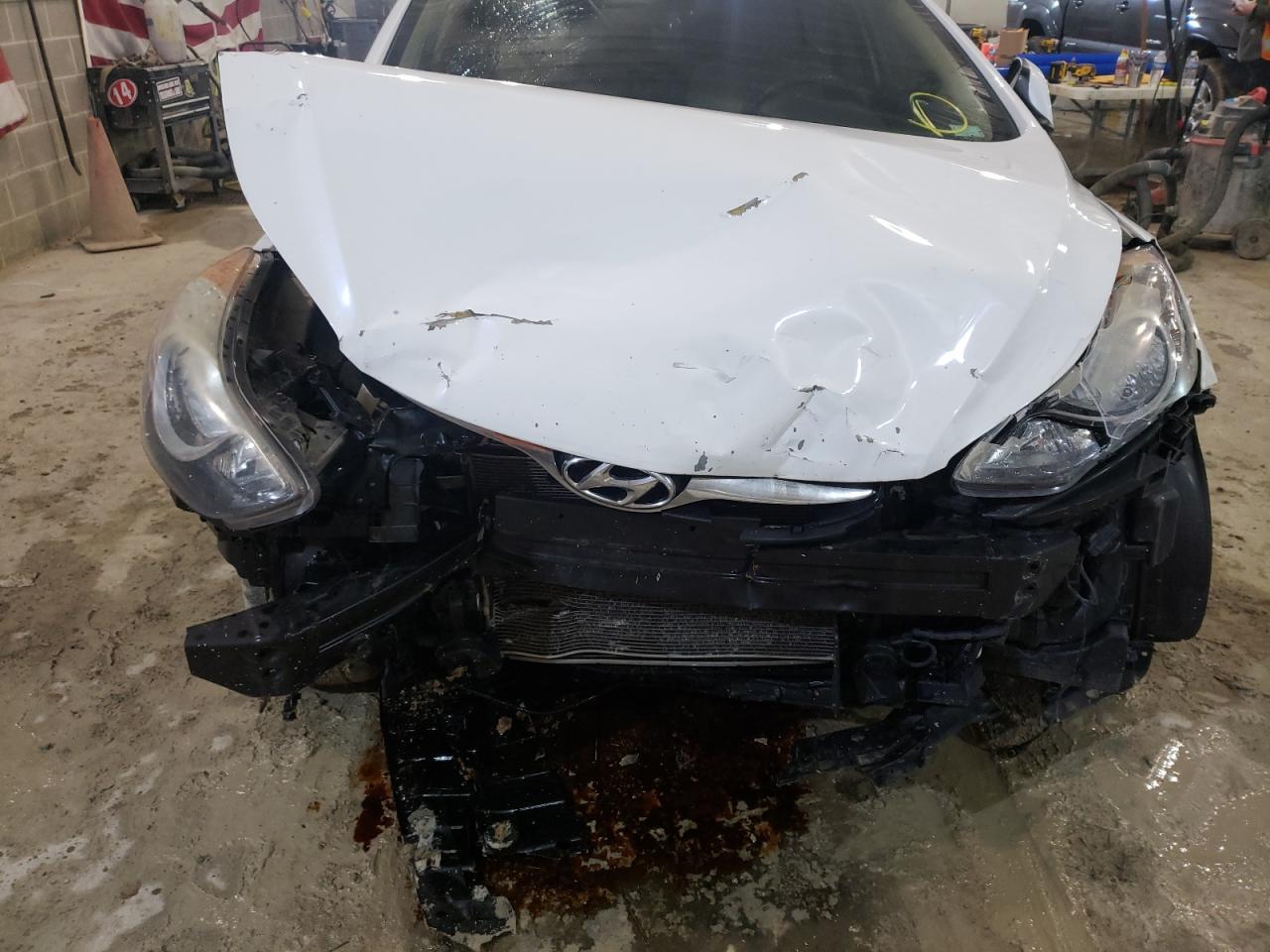 Photo 9 from auction – 2012 HYUNDAI ELANTRA GL with VIN 5NPDH4AE5CH151273