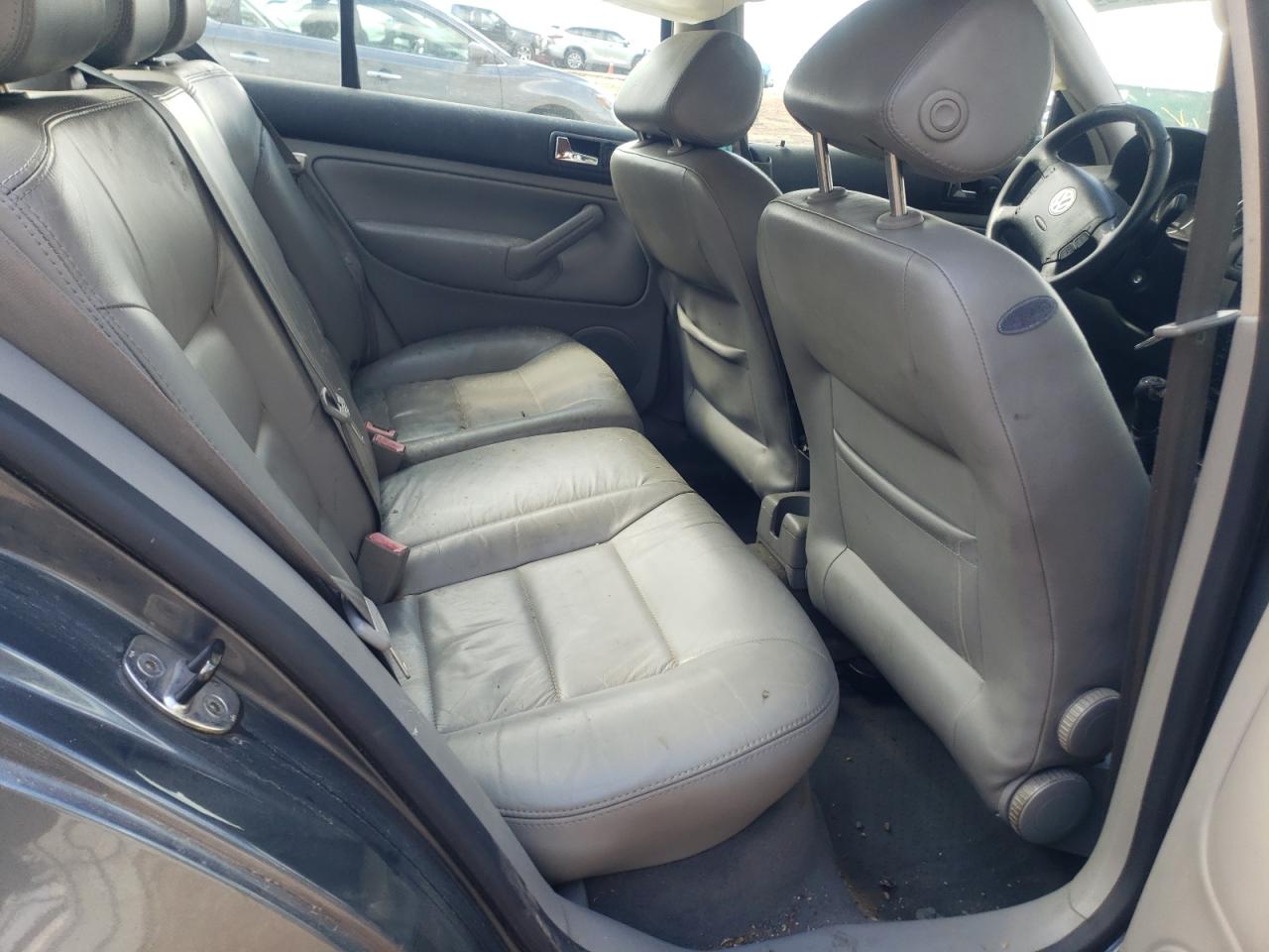 Photo 6 from auction – 2004 VOLKSWAGEN JETTA GLS with VIN 3VWSE69M54M009490
