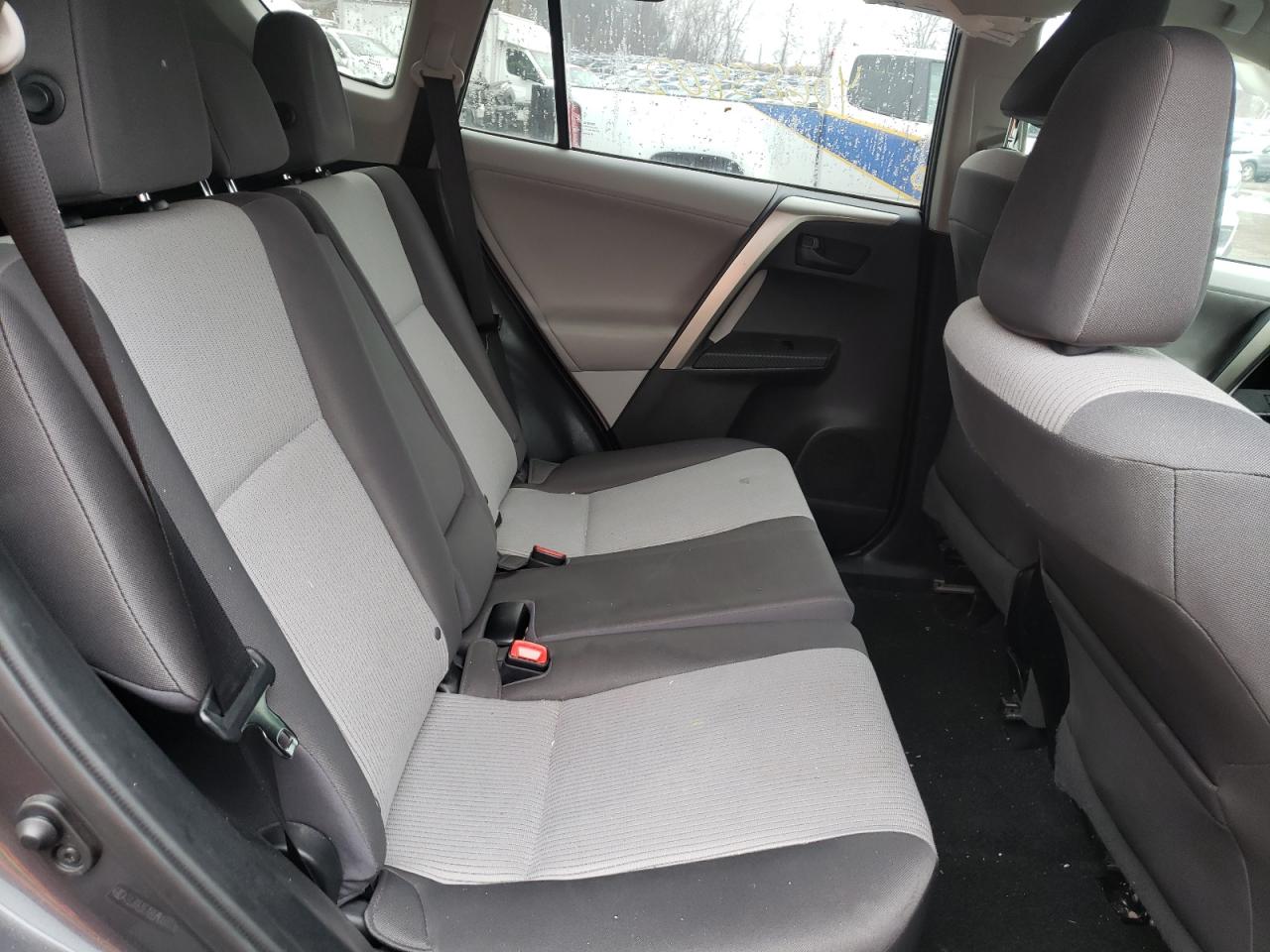 Photo 6 from auction – 2013 TOYOTA RAV4 LE with VIN 2T3BFREV8DW009238