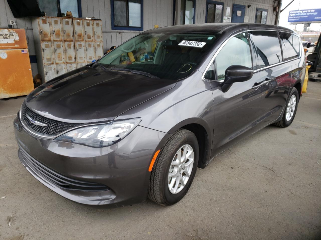 Photo 2 from auction – 2020 CHRYSLER VOYAGER LX with VIN 2C4RC1CG8LR102945