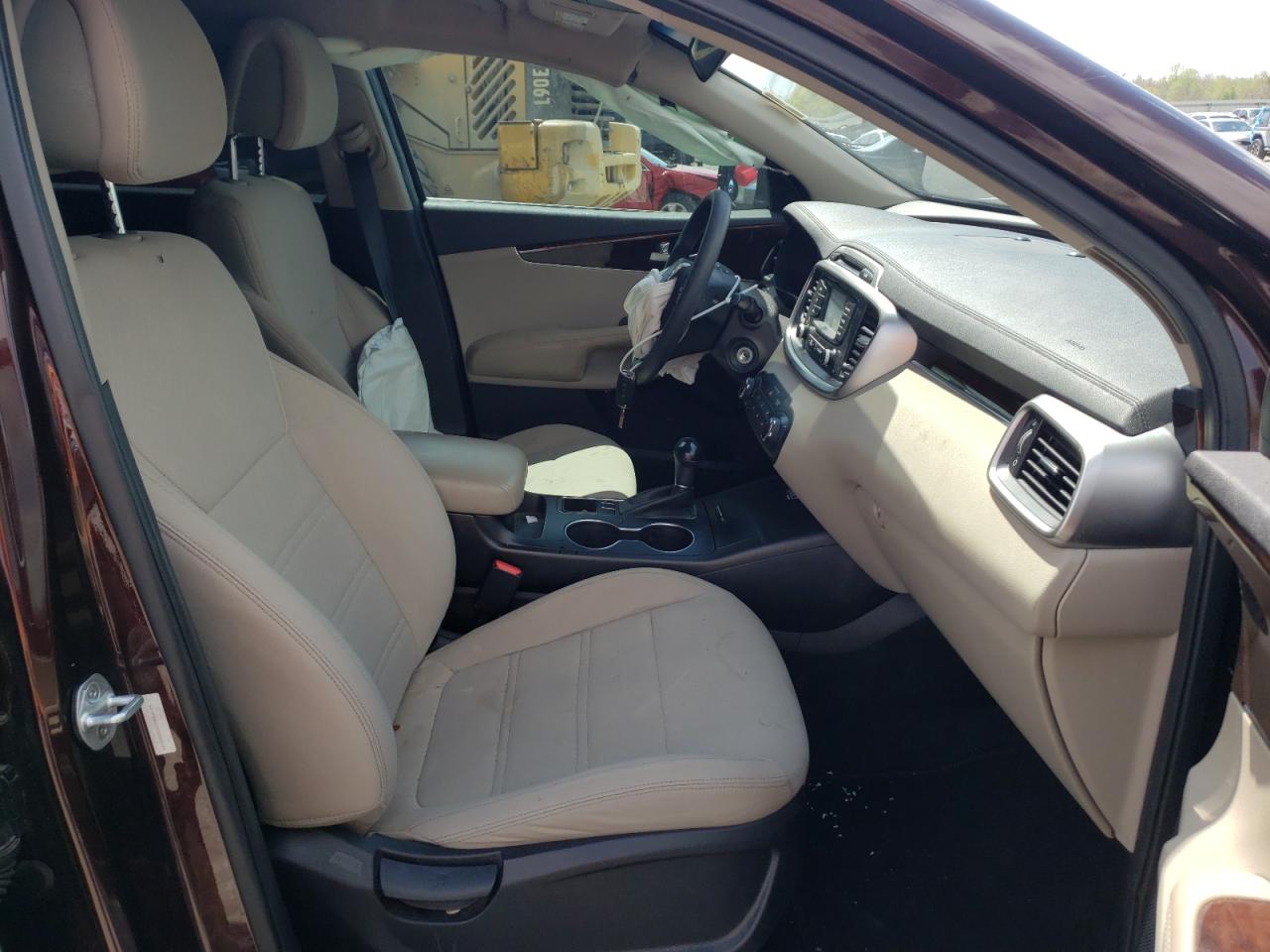 Photo 5 from auction – 2016 KIA SORENTO with VIN 5XYPG4A55GG043149