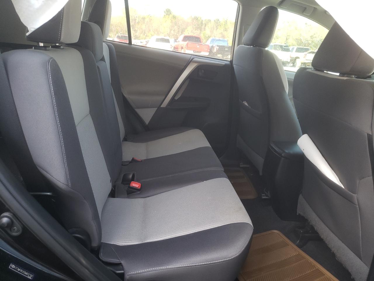 Photo 6 from auction – 2013 TOYOTA RAV4 XLE with VIN 2T3WFREV5DW057197