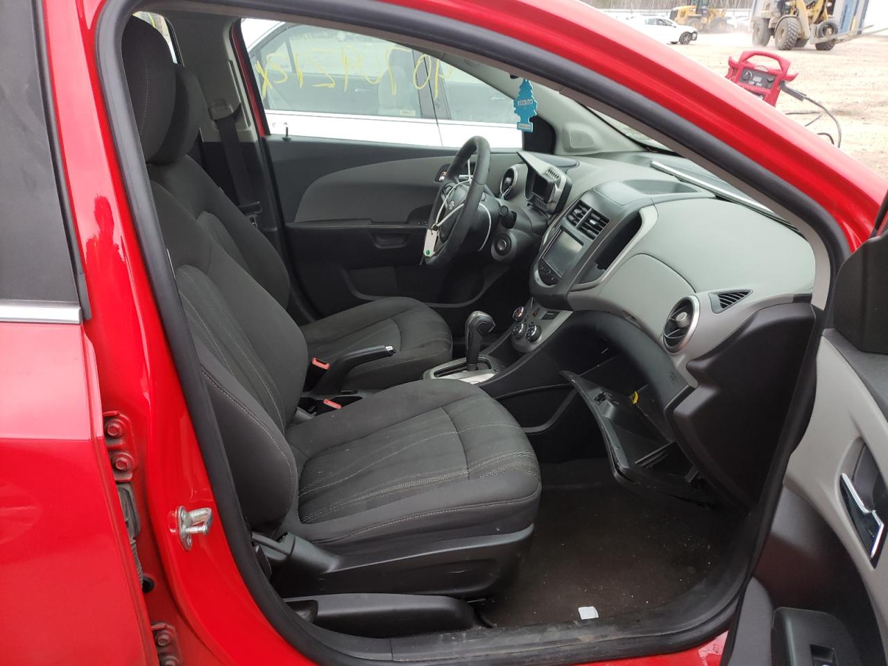Photo 5 from auction – 2015 CHEVROLET SONIC LT with VIN 1G1JC5SB0F4218053