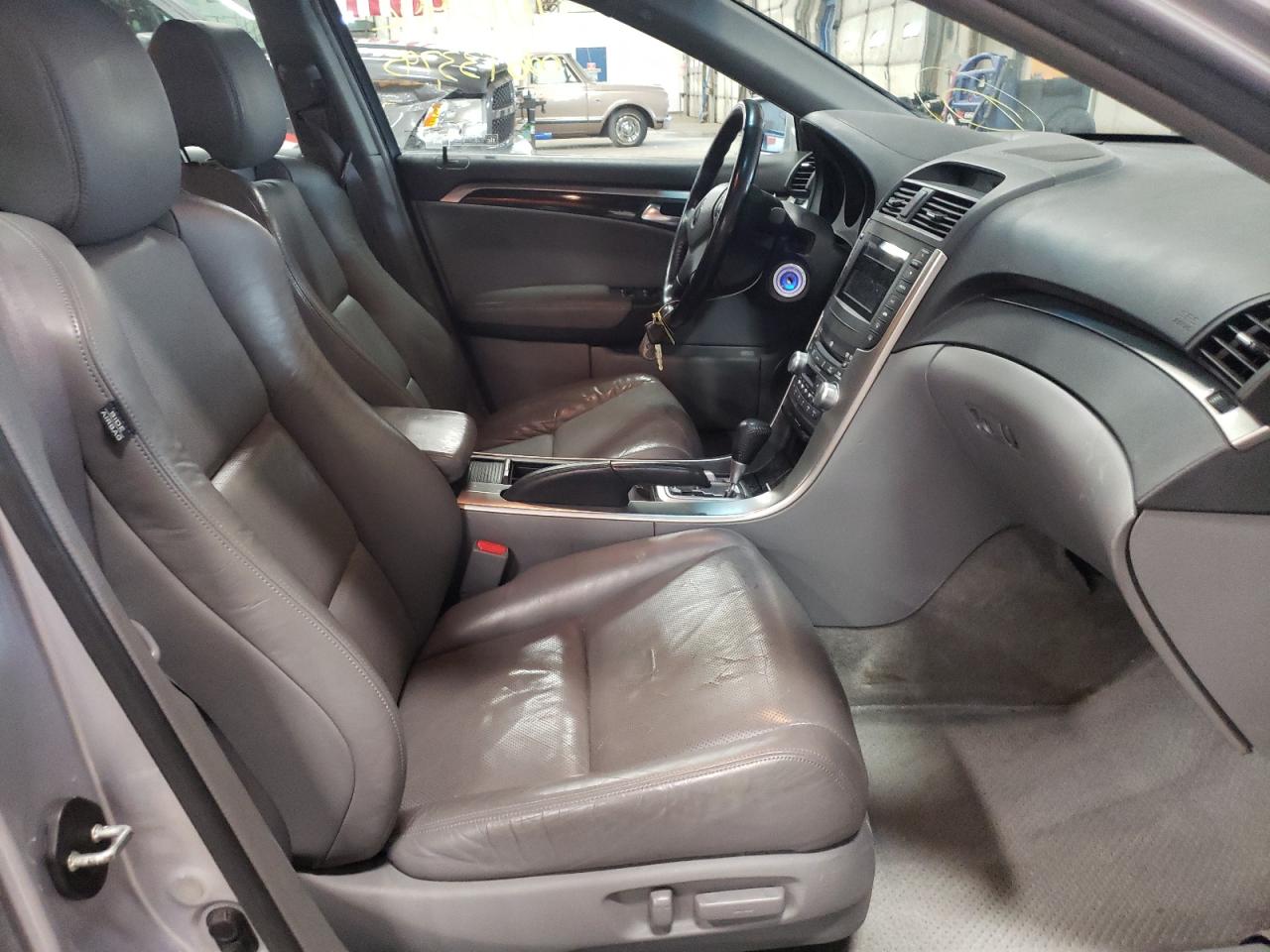 Photo 5 from auction – 2004 ACURA TL with VIN 19UUA66254A049805
