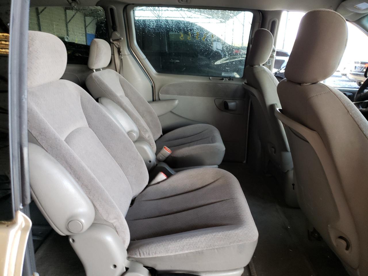Photo 6 from auction – 2001 CHRYSLER TOWN & COU with VIN 2C8GP44381R336572