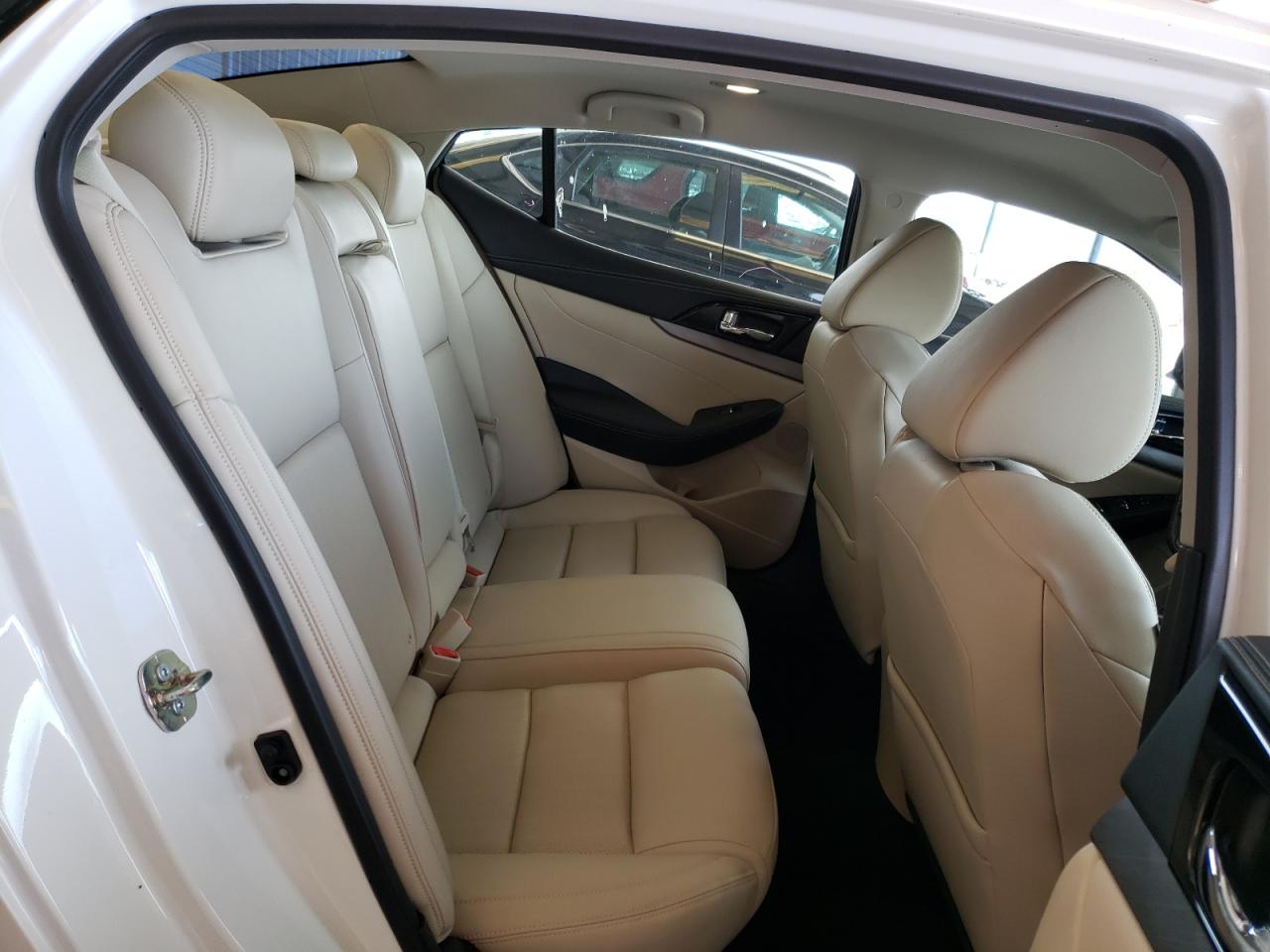 Photo 6 from auction – 2017 NISSAN MAXIMA 3.5 with VIN 1N4AA6AP2HC421024