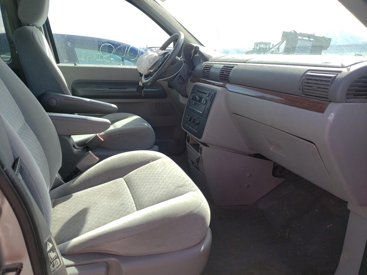 Photo 5 from auction – 2004 FORD FREESTAR S with VIN 2FMZA52294BA19839