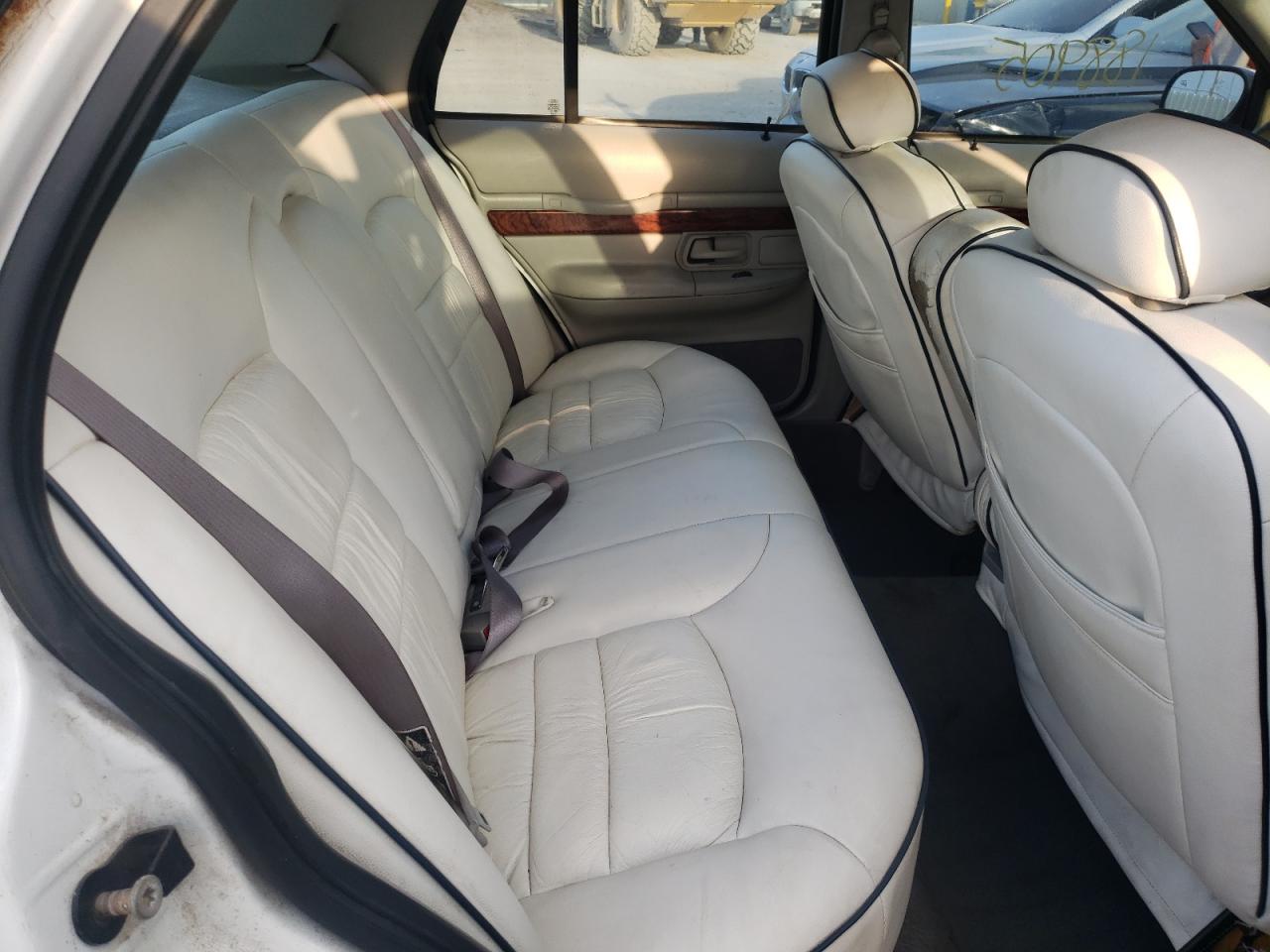 Photo 6 from auction – 2002 MERCURY GRAND MARQ with VIN 2MEFM74WX2X652228