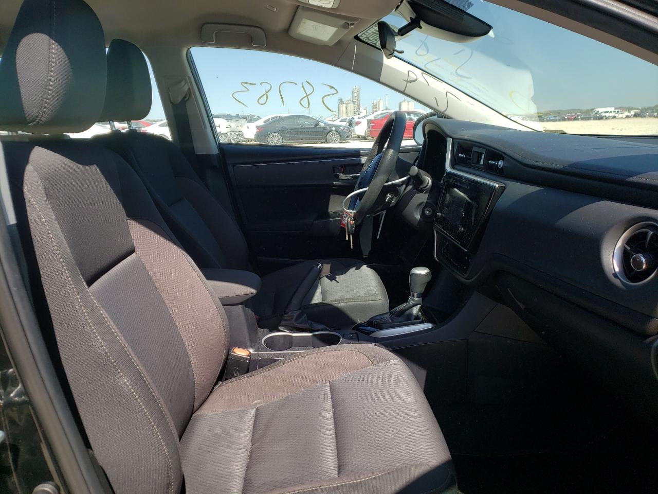 Photo 5 from auction – 2019 TOYOTA COROLLA L with VIN 2T1BURHE1KC238157