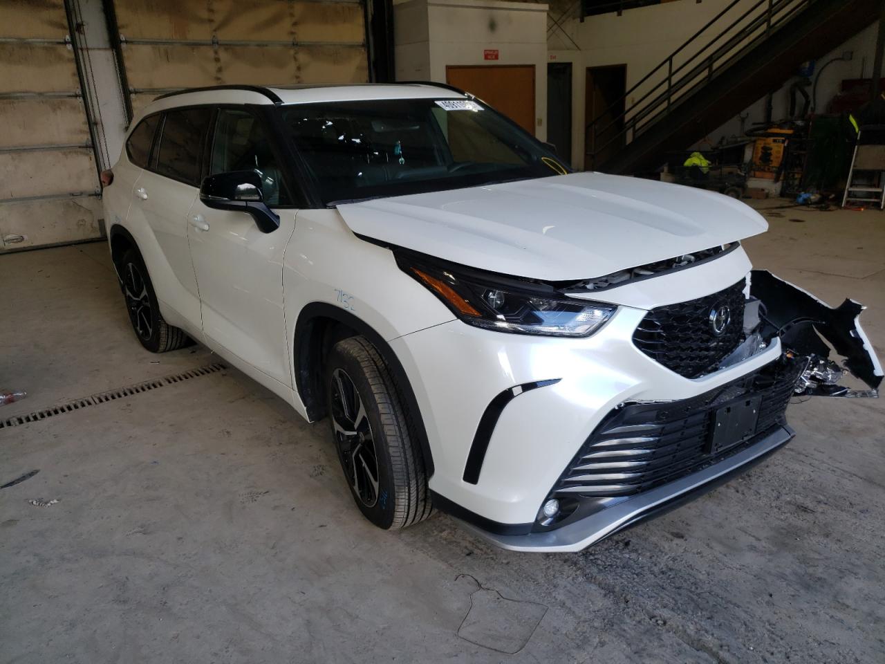 TOYOTA HIGHLANDER 2021 with VIN 5TDJZRBH5MS075507 - Photo from auction