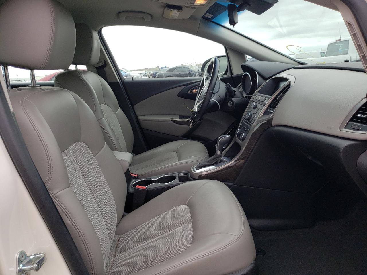 Photo 5 from auction – 2016 BUICK VERANO with VIN 1G4PP5SK9G4145946