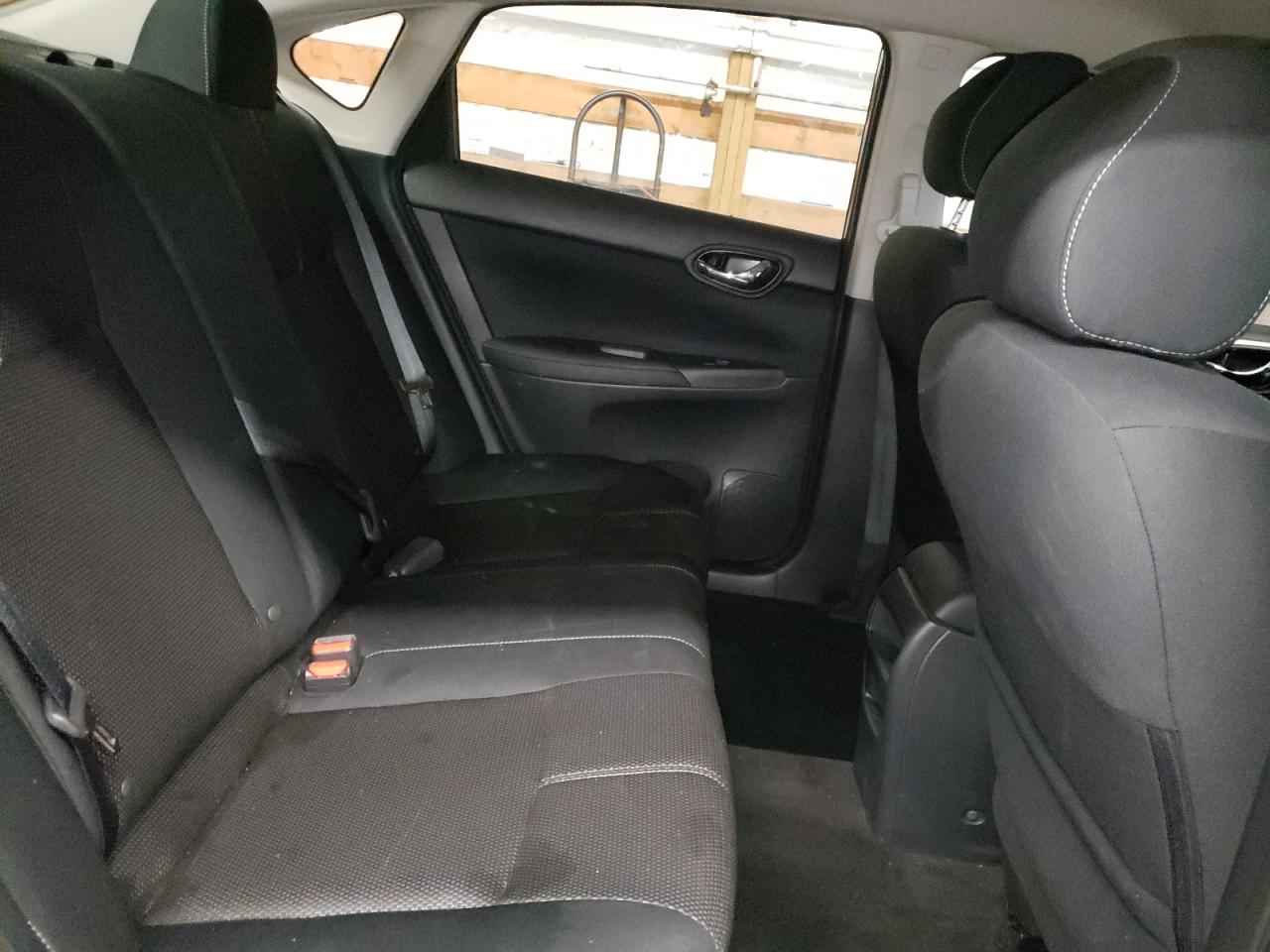 Photo 6 from auction – 2016 NISSAN SENTRA S with VIN 3N1AB7AP5GY318220
