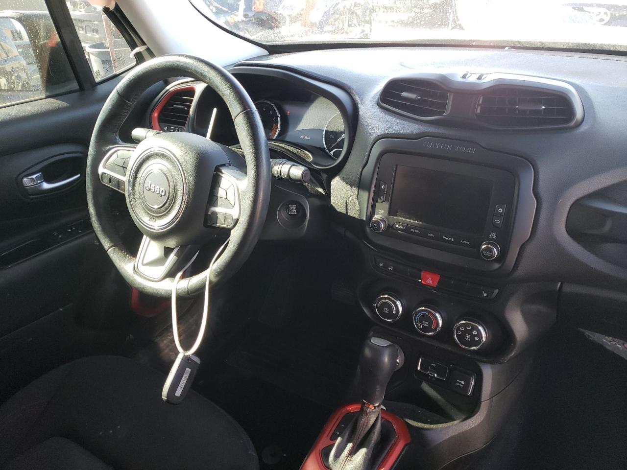 Photo 9 from auction – 2017 JEEP RENEGADE T with VIN ZACCJBCBXHPG60572