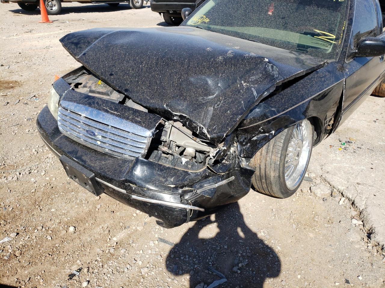 Photo 9 from auction – 2005 FORD CROWN VICT with VIN 2FAFP74W95X121797