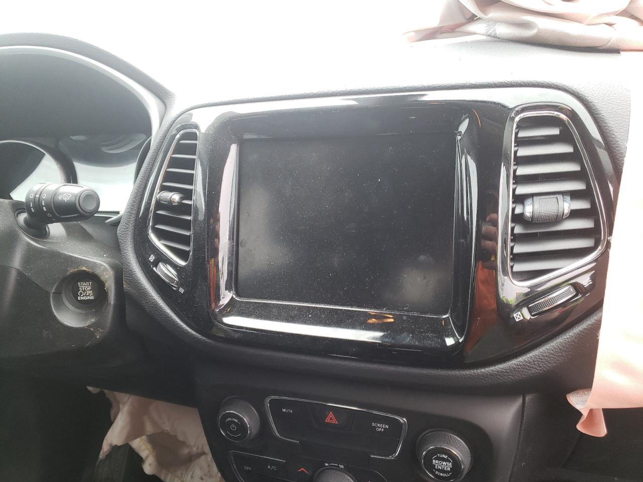 Photo 9 from auction – 2020 JEEP COMPASS LI with VIN 3C4NJDCB9LT216122