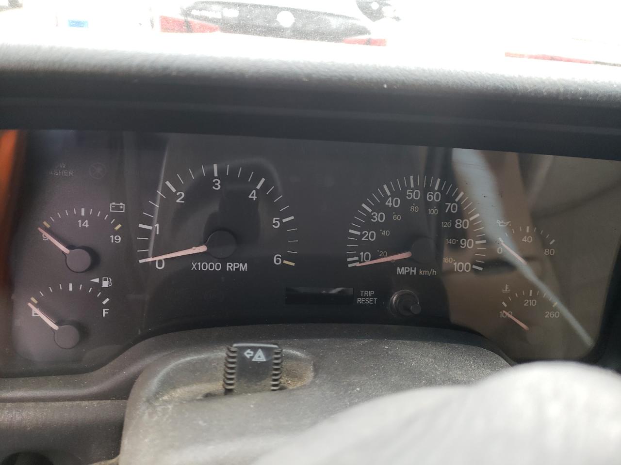 Photo 8 from auction – 2000 JEEP CHEROKEE S with VIN 1J4FF48S2YL231315