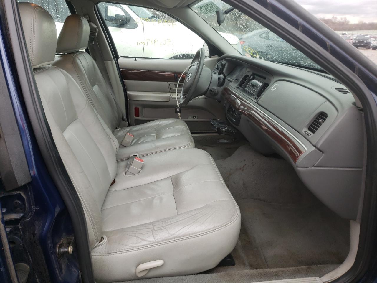 Photo 5 from auction – 2004 MERCURY GRAND MARQ with VIN 2MEFM74W34X635936