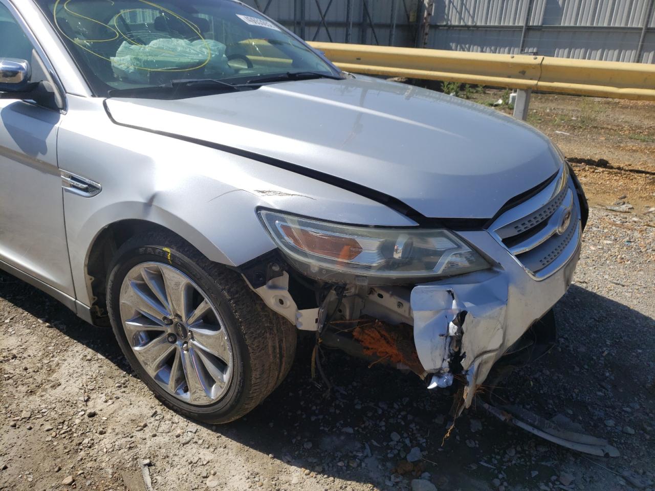 Photo 9 from auction – 2011 FORD TAURUS LIM with VIN 1FAHP2FW2BG111395