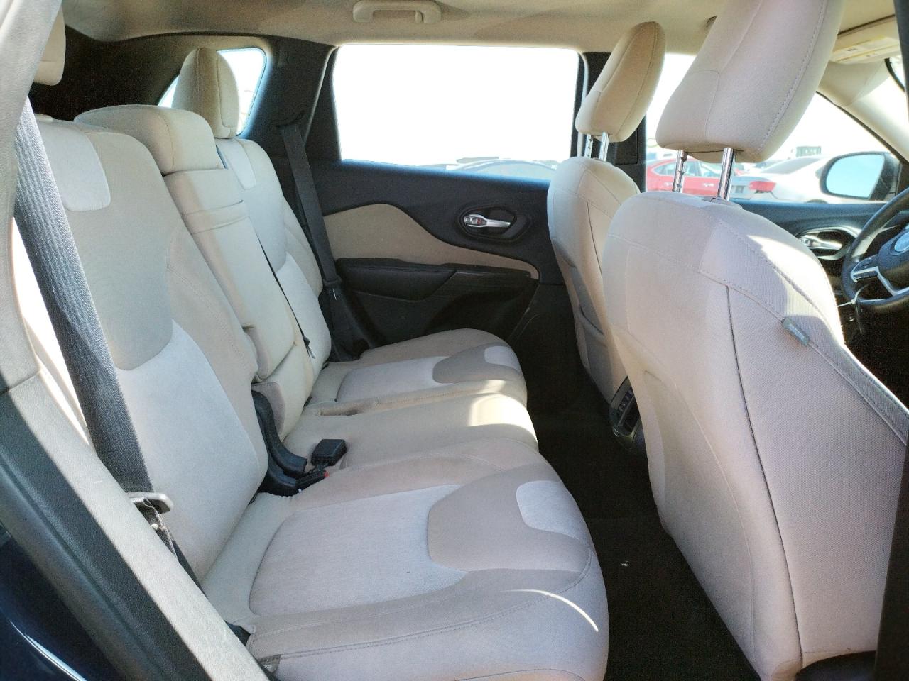 Photo 6 from auction – 2015 JEEP CHEROKEE S with VIN 1C4PJLAB5FW761657