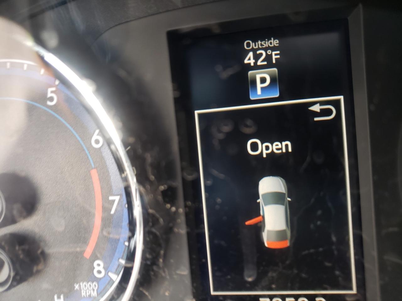 Photo 8 from auction – 2019 TOYOTA COROLLA L with VIN 5YFBURHE0KP895533
