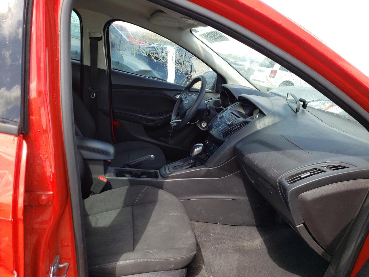Photo 5 from auction – 2015 FORD FOCUS SE with VIN 1FADP3K28FL202238