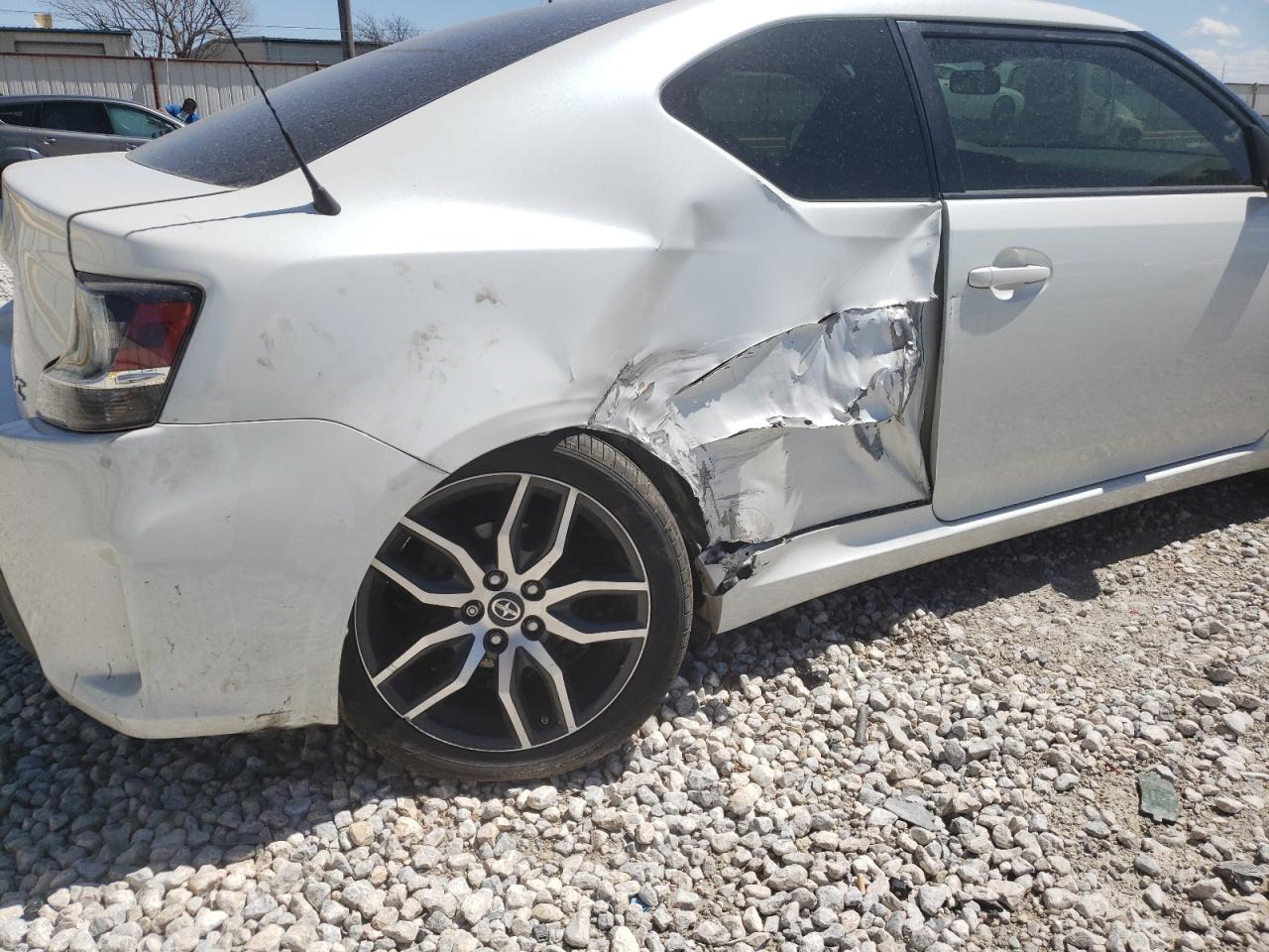 Photo 19 from auction – 2015 TOYOTA SCION TC with VIN JTKJF5C72FJ009576