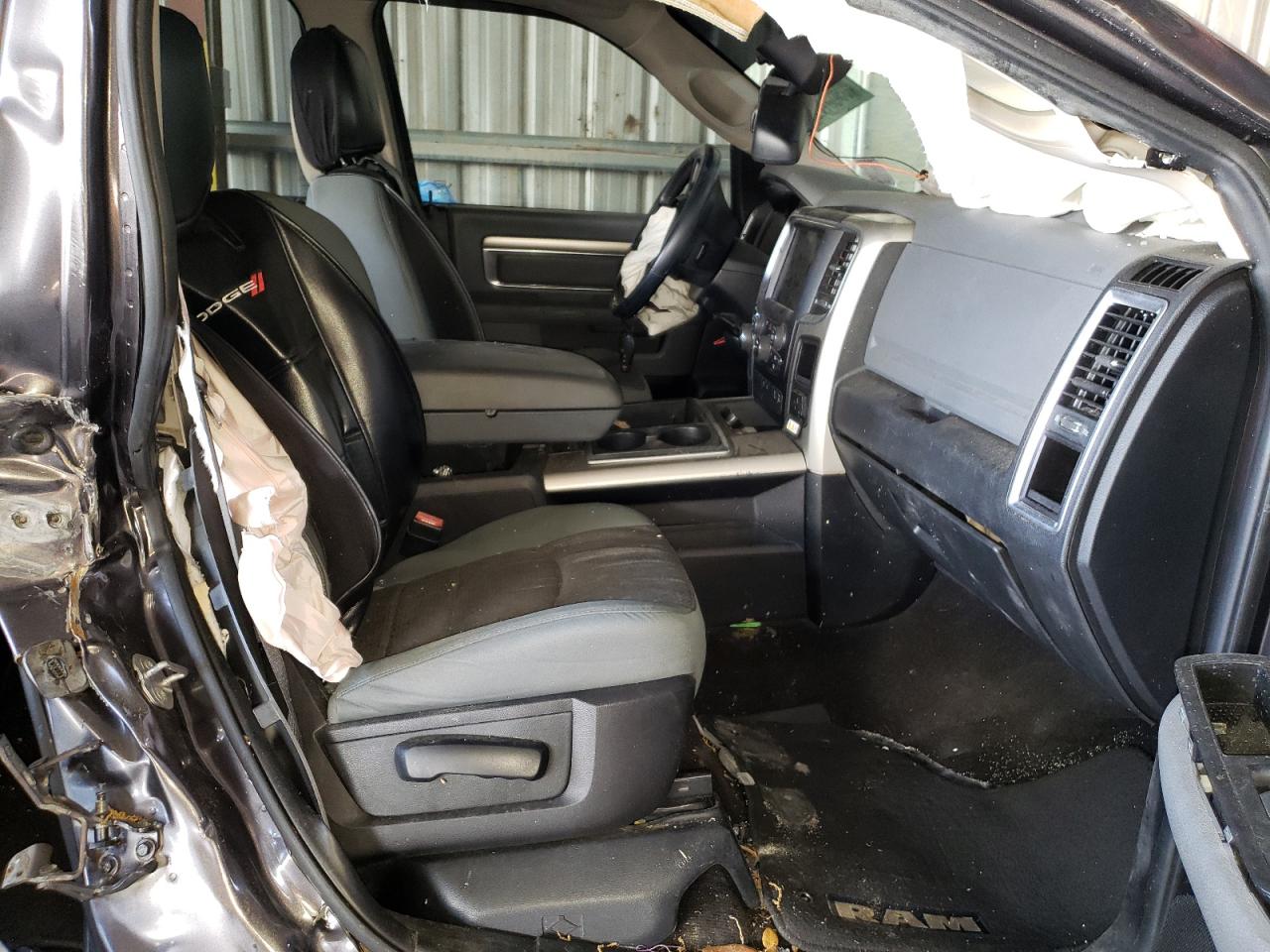 Photo 5 from auction – 2015 RAM 1500 SLT with VIN 1C6RR6LT4FS506067