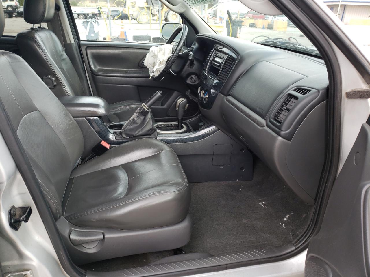 Photo 5 from auction – 2005 MAZDA TRIBUTE I with VIN 4F2YZ02Z35KM61547