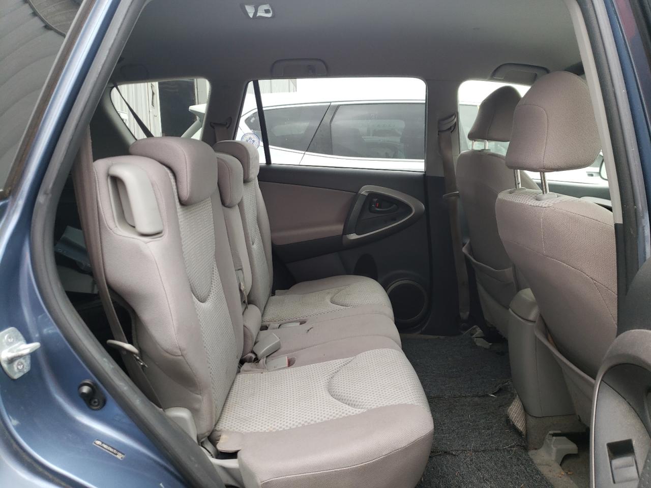 Photo 6 from auction – 2007 TOYOTA RAV4 with VIN JTMBD33V675119920